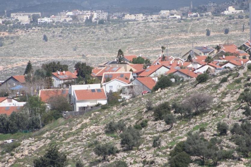 التوسع الاستيطاني المستمر على أراضي المواطنين في قرى وبلدات غرب رام الله