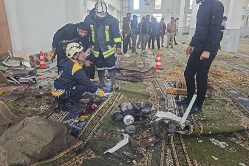 من موقع التفجير داخل المسجد