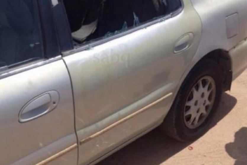 تحطيم زجاج مركبة في دير دبوان