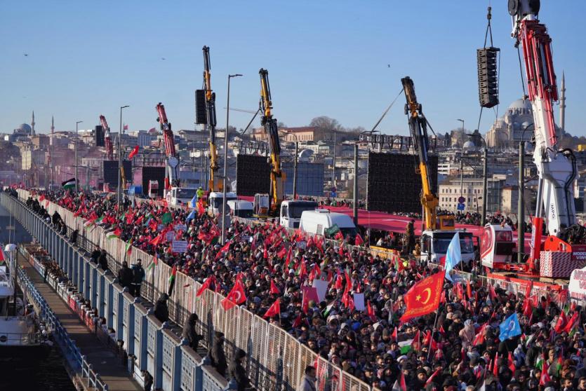 السفير أبو جيش يشارك في مسيرة جماهيرية حاشدة باسطنبول دعما لفلسطين