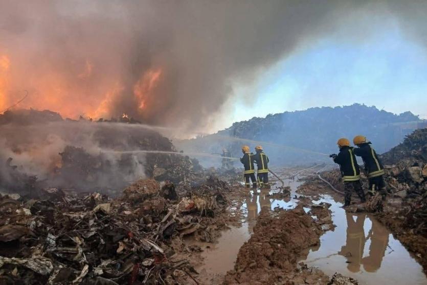 خلال إطفاء الحريق