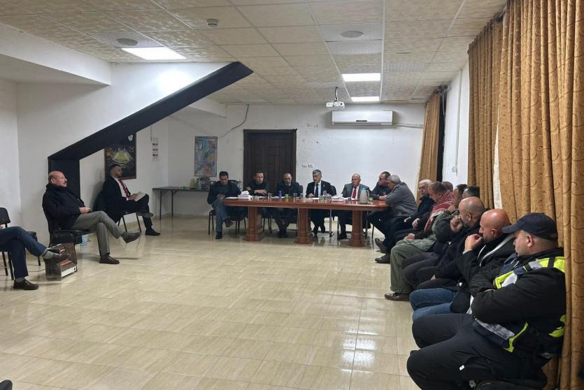 وكيل وزارة النقل يبحث مطالب نقابات النقل في دورا