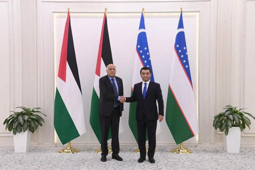 وزير خارجية أوزبكستان يستقبل الفريق الرجوب