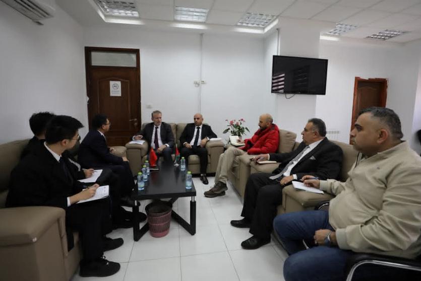 وزارة الاقتصاد الوطني الفلسطينية تبحث مع نائب السفير الصيني متابعة تنفيذ الاتفاقيات وتعزيز التعاون