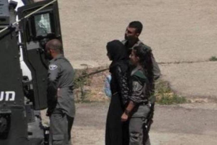 الاحتلال يعتقل فتاة