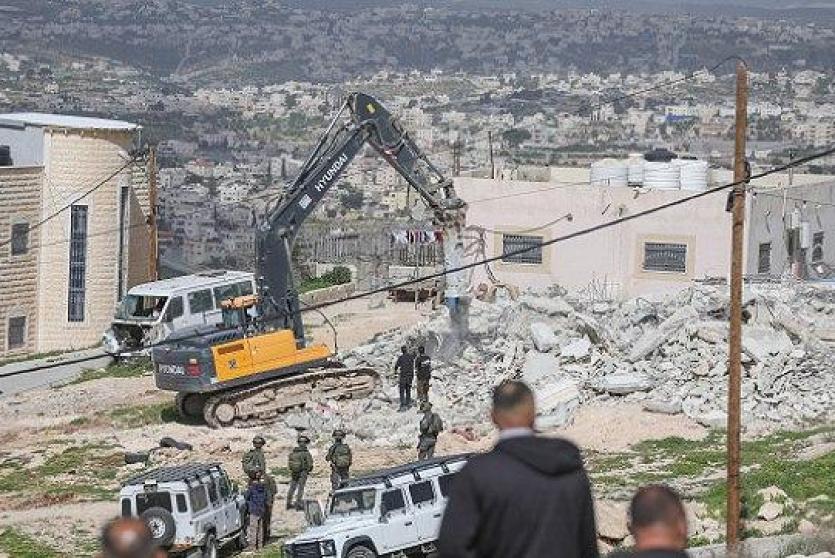 صورة من الارشيف