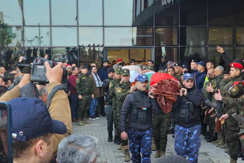 تشييع جثامين الشهيدات الثلاث في جنازة عسكرية مهيبة في الخليل