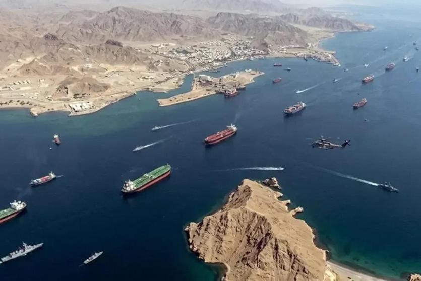 إيران تعلن فتح مضيق هرمز أمام السفن التجارية