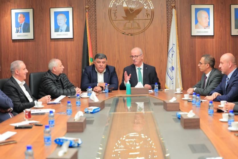 مؤسسات نابلس تحذّر من  أزمة مالية خانقة تهدد مستشفى النجاح الوطني الجامعي