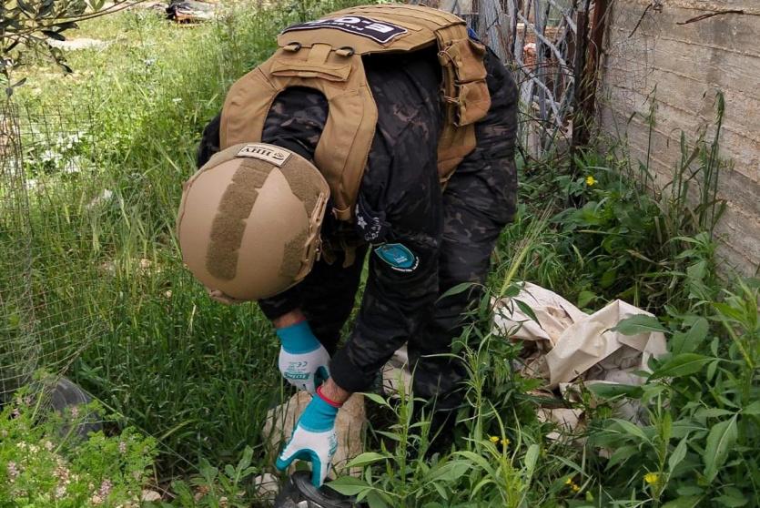 الشرطة تتعامل مع شظايا صاروخية في سلفيت