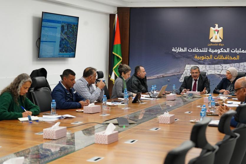 وكيل الحكم المحلي يترأس اجتماعًا لدراسة طلبات رفع الحماية عن الأراضي