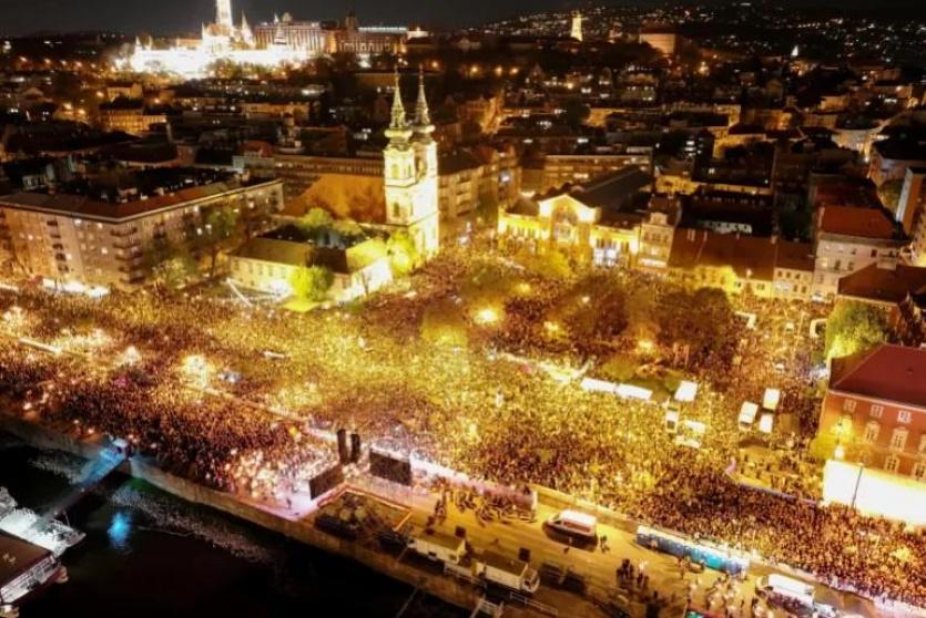 أوروبا تحتفي بـ"عودة المجر" إليها بعد هزيمة أوربان المدعوم من ترمب