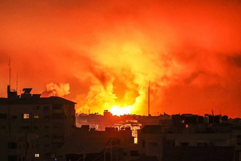 شهيدان بقصف الاحتلال مقهى في مدينة غزة