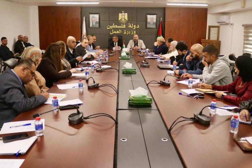 وزارة العمل والاحصاء الفلسطيني يطلقان دورة تدريبية مشتركة لتعزيز جودة البيانات وتطوير مؤشرات سوق العمل.