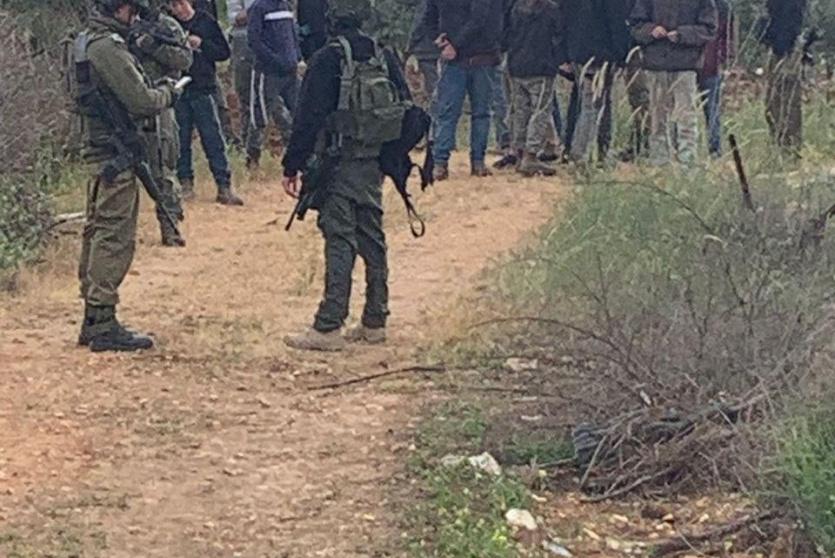 مستعمرون يهاجمون المزارعين ويجبرونهم على مغادرة أراضيهم شرق رام الله