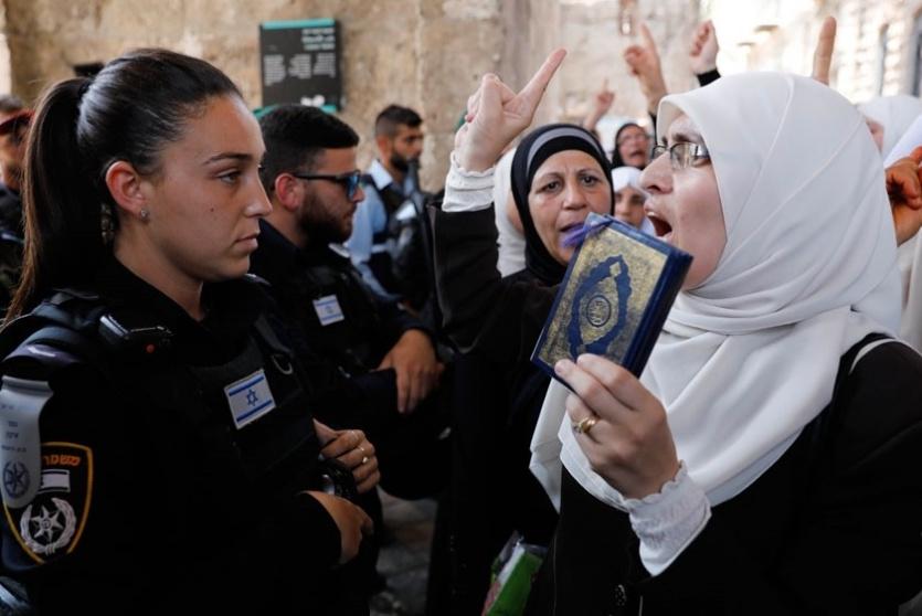 ماذا تعرف عن نساء "القائمة الذهبية" ؟