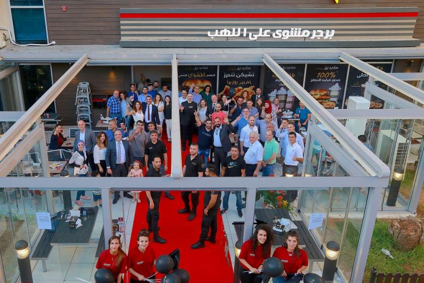 "هارديز" تفتتح مطعمها الأول في فلسطين