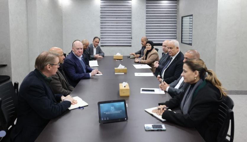 وزير الداخلية يبحث مع مدير منظمة "هالو ترست" التعاون في إزالة مخلفات الحروب